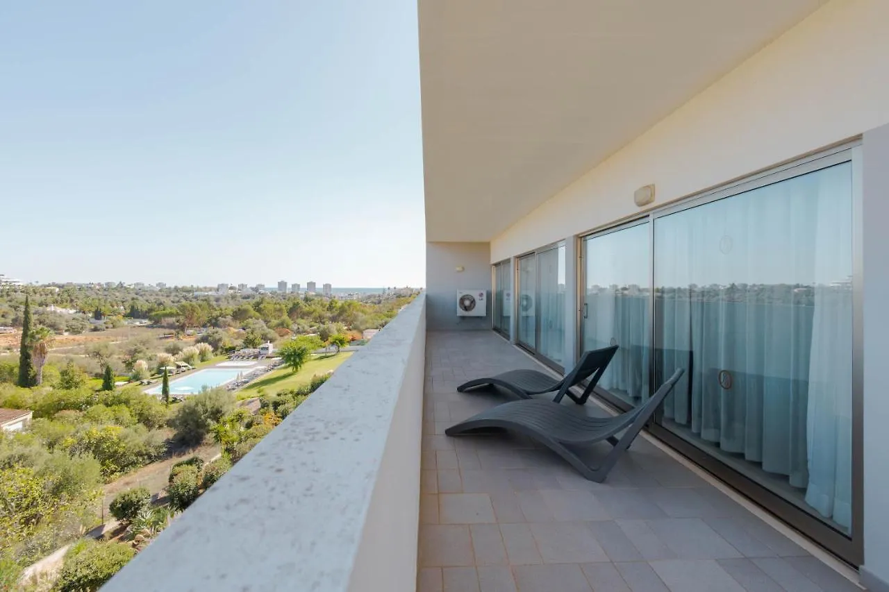 Pelican Alvor