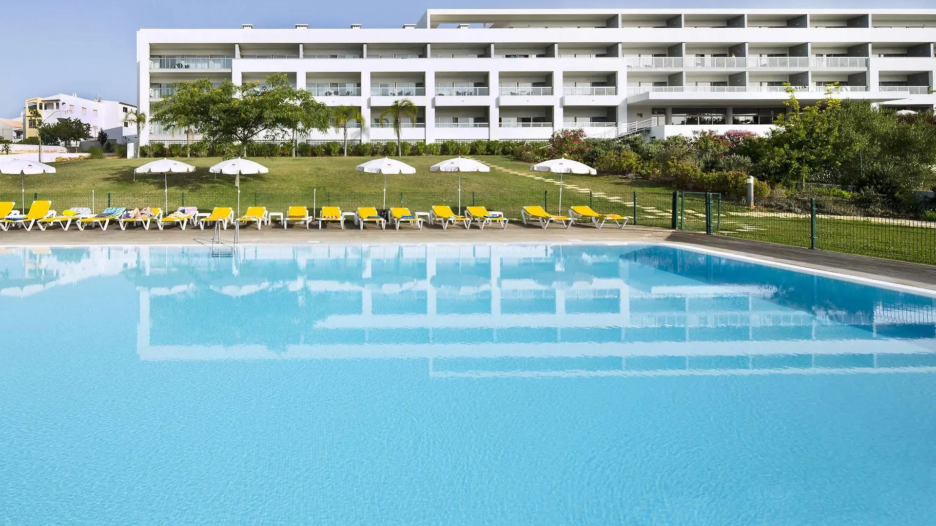 Pelican Alvor 4*,
